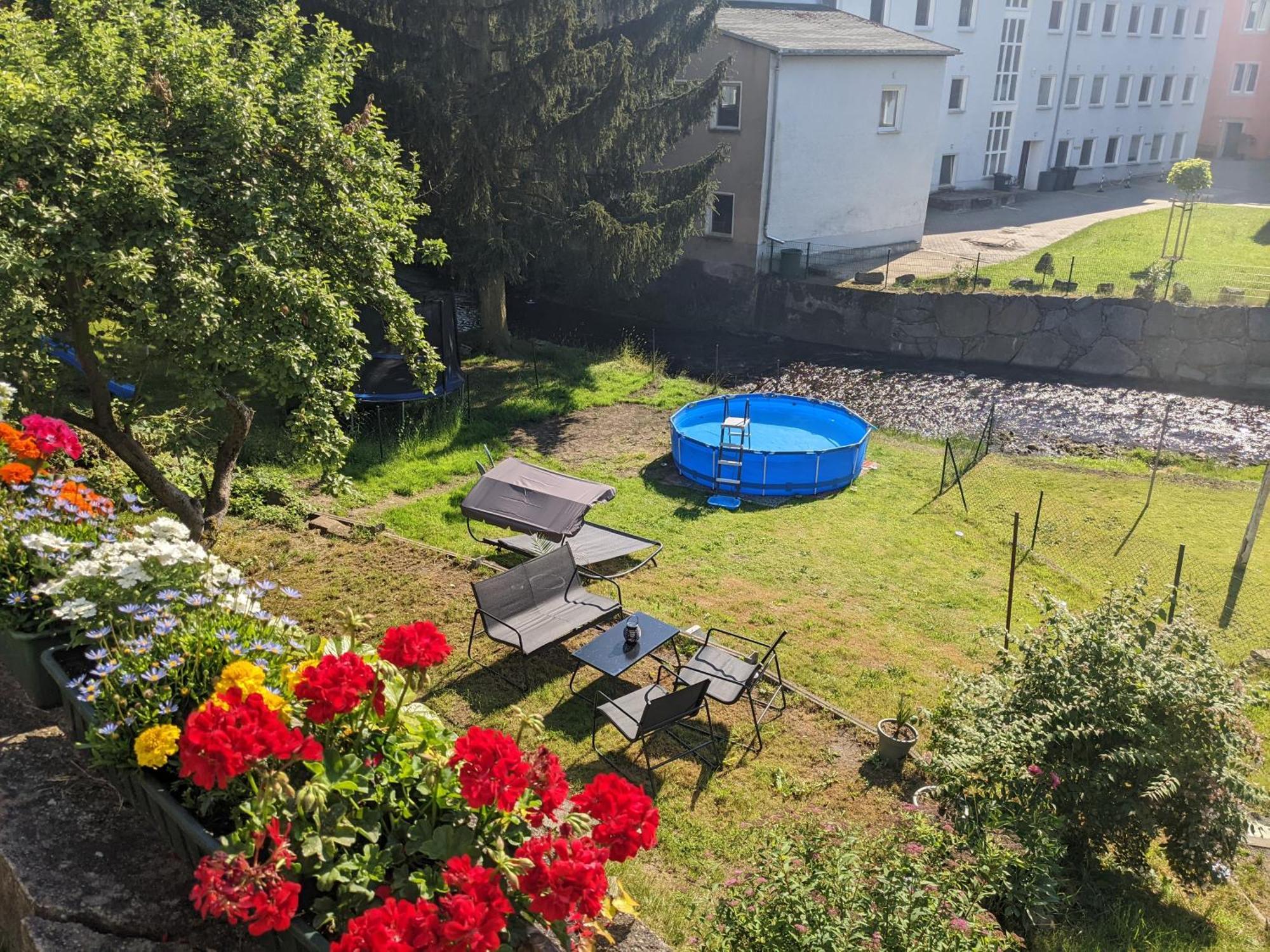 F2 - Urlaubsmagie Sauna, Whirlpool, Pool & Garten Sebnitz Exteriör bild