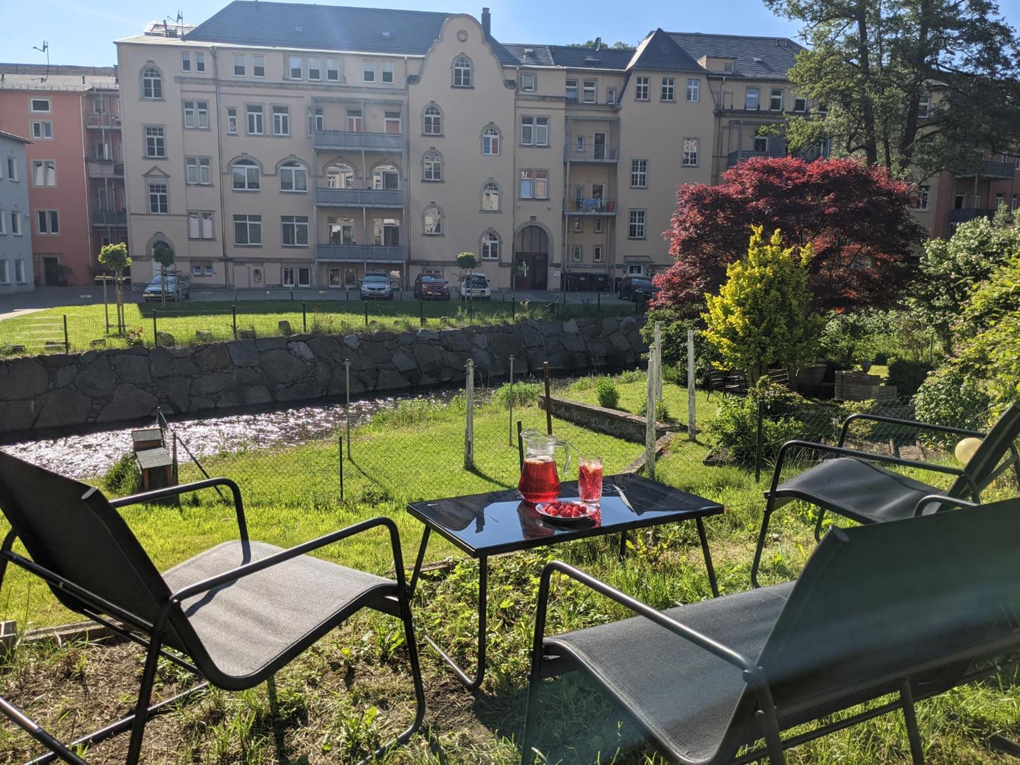 F2 - Urlaubsmagie Sauna, Whirlpool, Pool & Garten Sebnitz Exteriör bild